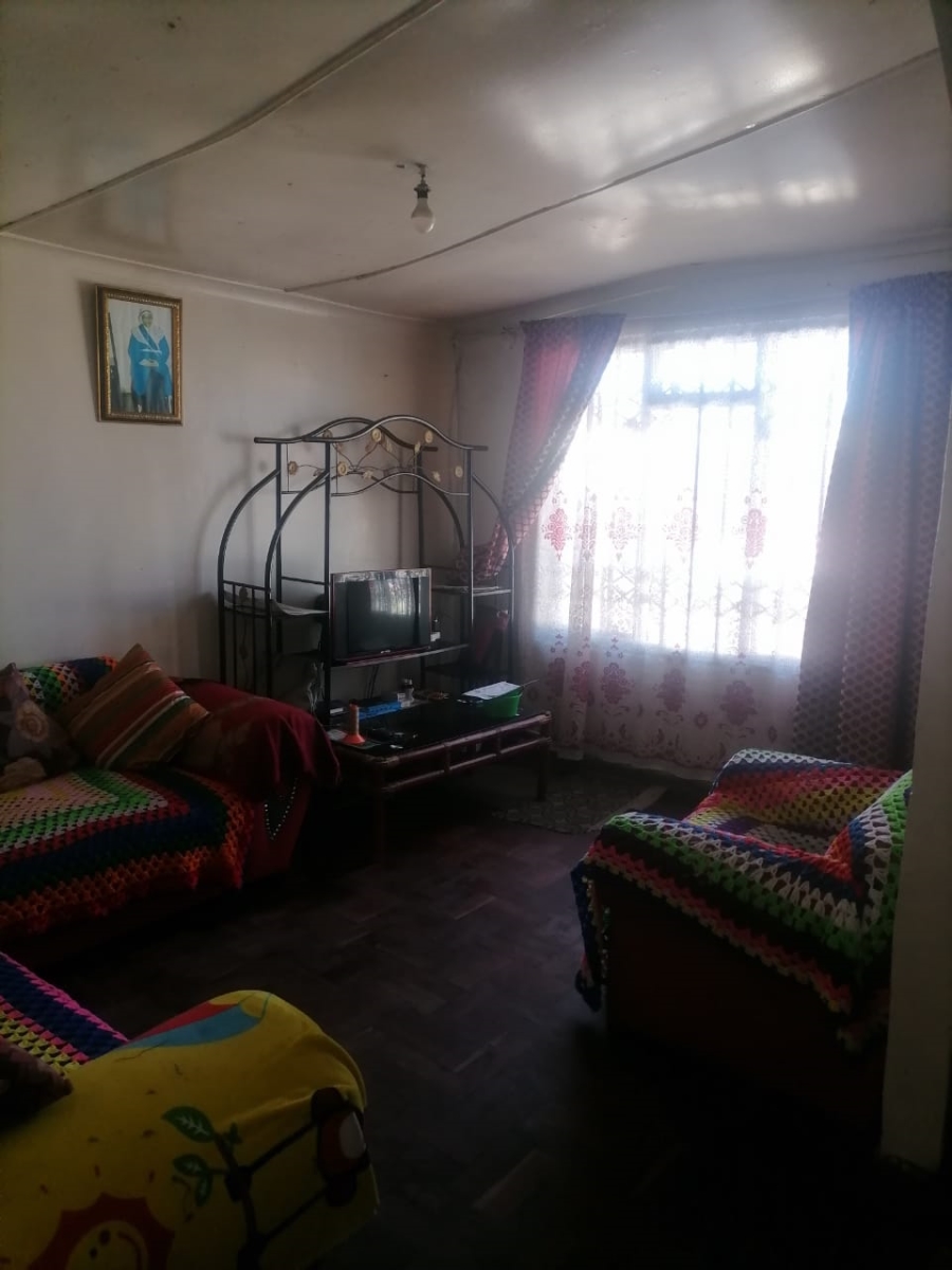 2 Bedroom Property for Sale in Eyethu Western Cape